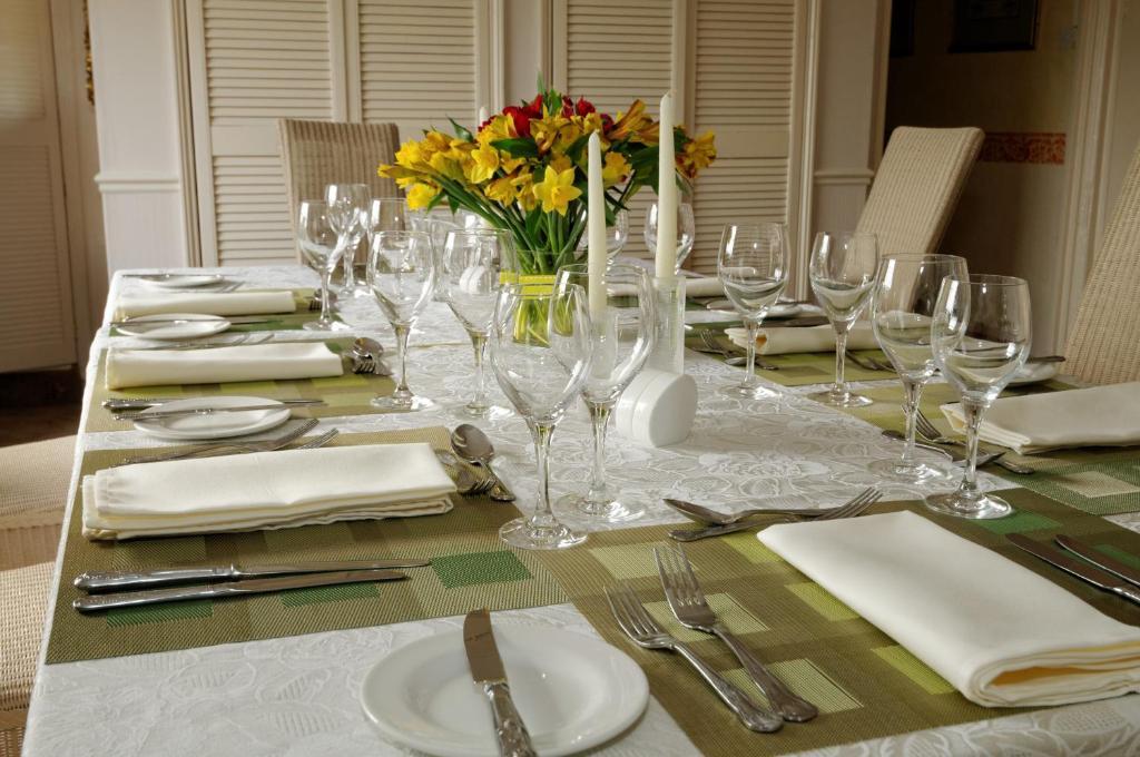 Wilton Court Restaurant With Rooms Ross-on-Wye Extérieur photo